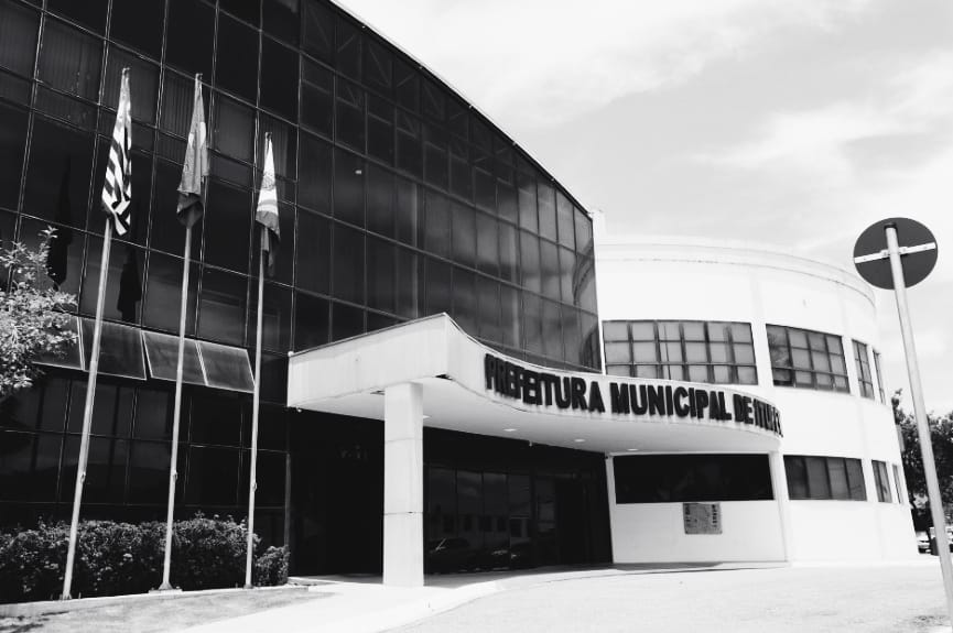 Prefeitura é acusada de tentar terceirizar escola municipal de educação infantil